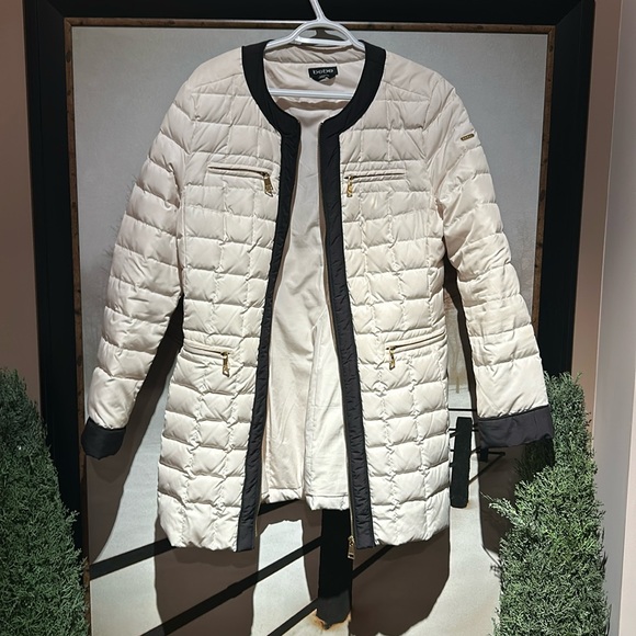 Gorgeous coat; puff jacket so rich in cream black and gold - Picture 1 of 4